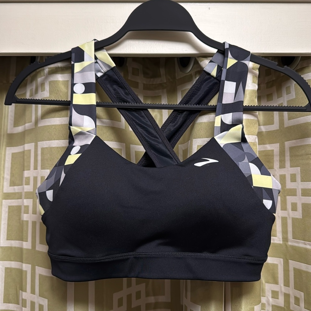 Brooks sport bra, sz M
